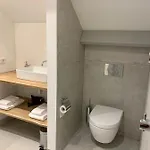 Karakter 4* Den Dungen