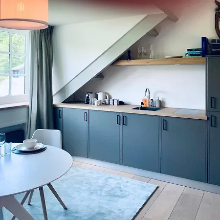 Karakter 4* Den Dungen