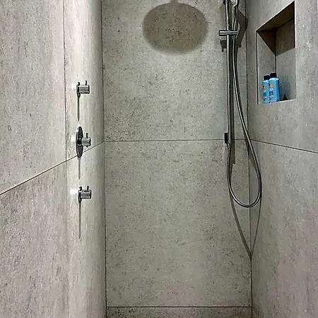 לינה וארוחת בוקר Karakter 4*