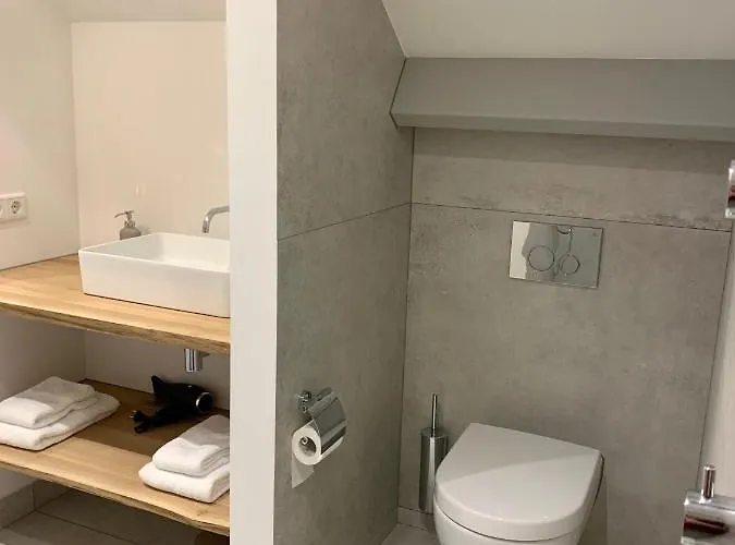 Karakter 4* Den Dungen