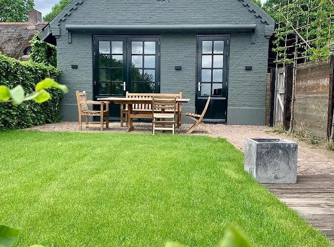 Bed and Breakfast Karakter 4*